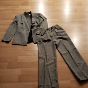 Hugo Buscati Womens suit